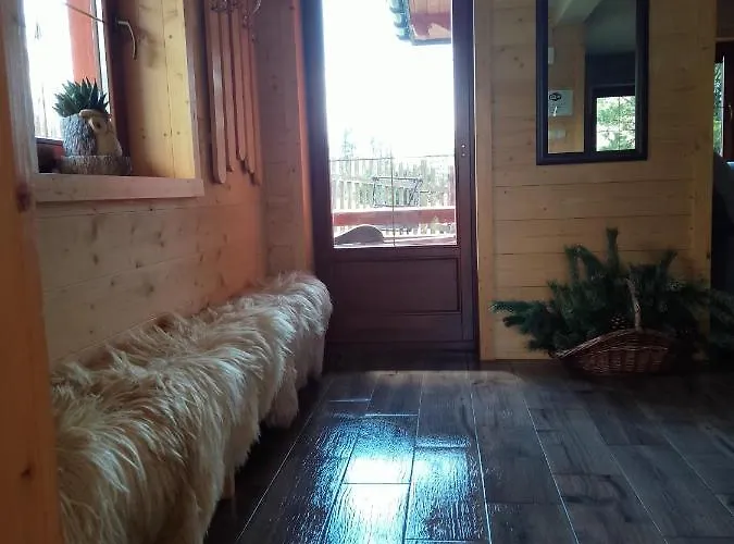 Cyrwony Chalet